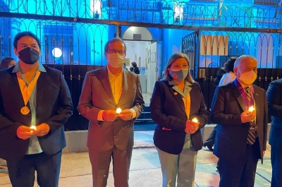 Luis Molina,alcalde de Miraflores,rinde tributo a heroÃ­nas y hÃ©roes del Colegio de Enfermeros del PerÃº