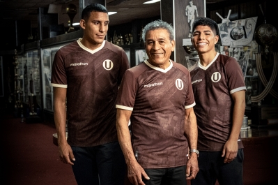 Universitario presenta nueva camiseta por el 70 aniversario del Estadio Lolo FernÃ¡ndez