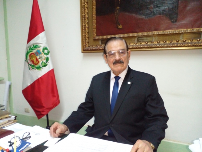 General de División Carlos Tafur Ganoza: 'Los Peruanos pasan,flameando la Sagrada Bandera Nacional'