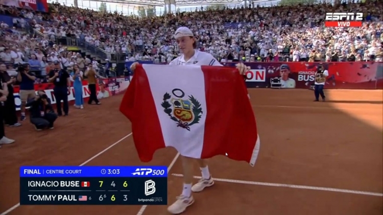 Con la bandera peruana: Ignacio Buse y su emocionante celebración tras ganar el título ATP 500 de Hamburgo